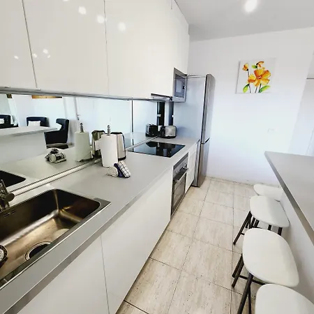 Apartment 3 Bed With Sea Views In Cristianos K305 Los Cristianos (Tenerife)