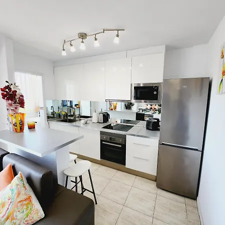 3 Bed With Sea Views In Cristianos K305 Apartment *