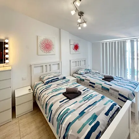 3 Bed With Sea Views In Cristianos K305 Apartment *